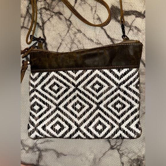 Myra Bag women’s boho leather women crossbody purse bag - Picture 4 of 9